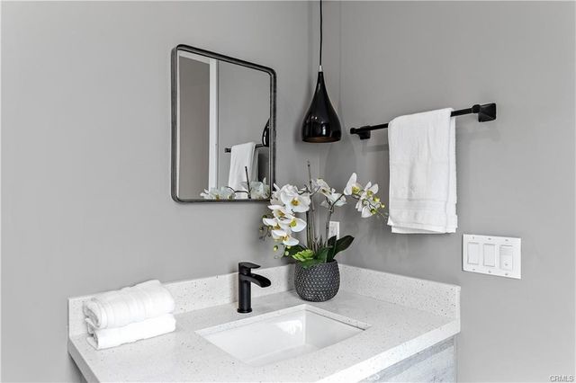 11858 W Flower Lane, Valley Village, CA 91607