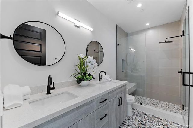 11858 W Flower Lane, Valley Village, CA 91607