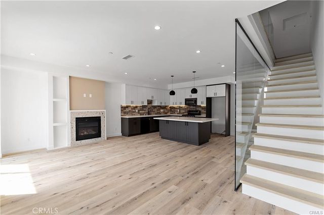 11858 W Flower Lane, Valley Village, CA 91607
