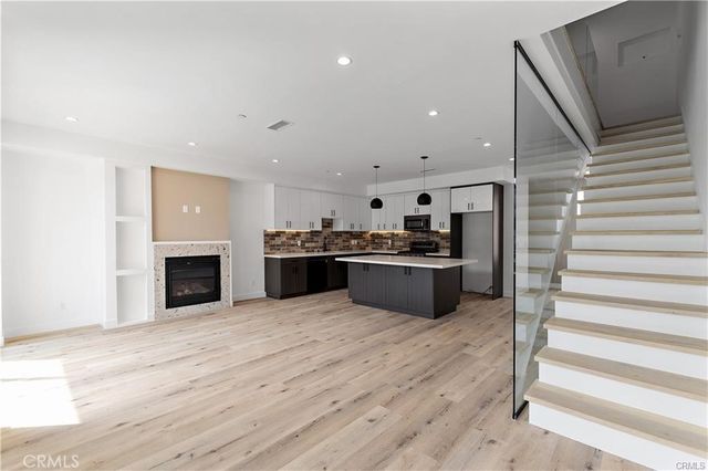 11858 W Flower Lane, Valley Village, CA 91607