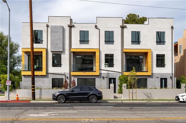 11858 W Flower Lane, Valley Village, CA 91607