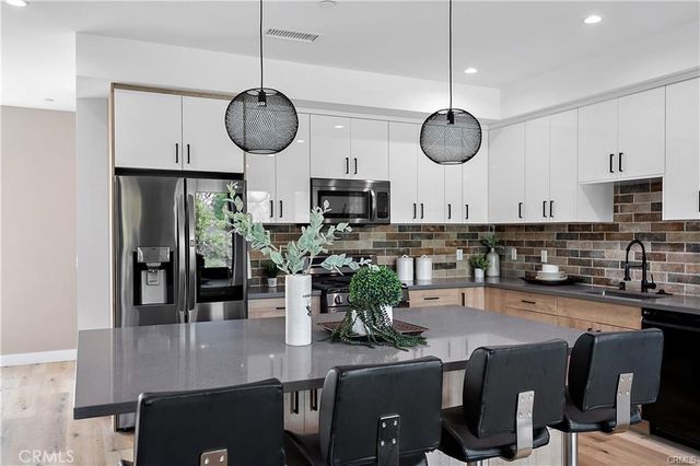 11858 W Flower Lane, Valley Village, CA 91607