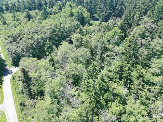 737 Twin View Drive, Greenbank, WA 98253