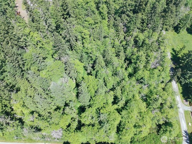 737 Twin View Drive, Greenbank, WA 98253