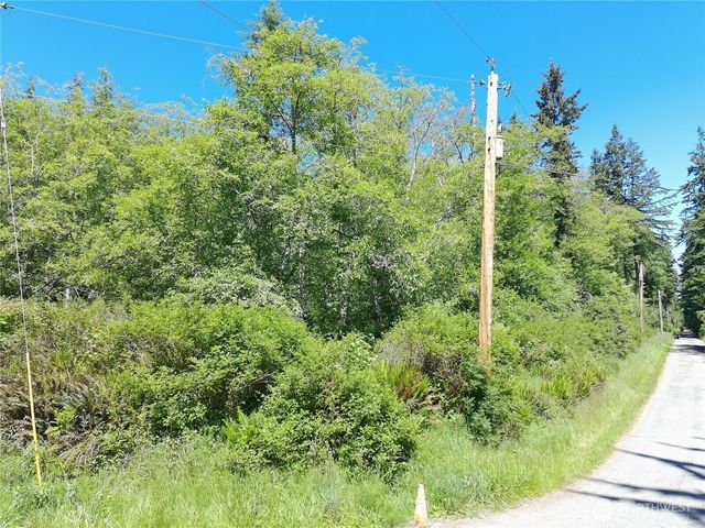 737 Twin View Drive, Greenbank, WA 98253