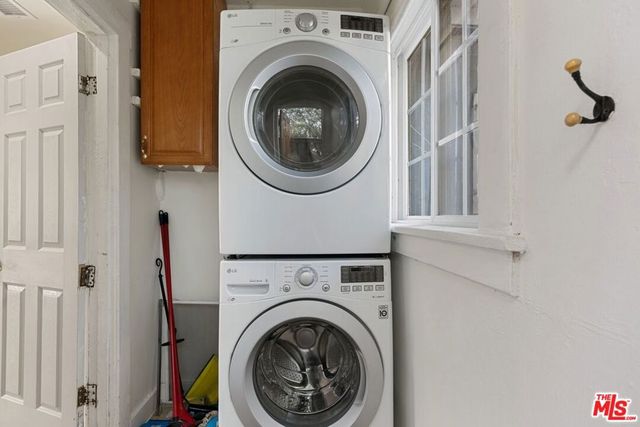 1537 Cabrillo Avenue, Venice, CA 90291