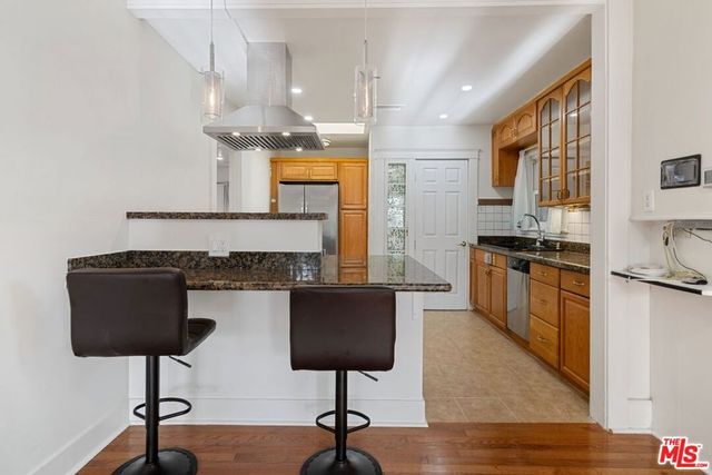 1537 Cabrillo Avenue, Venice, CA 90291