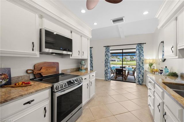 214 Torrey Pines PT, Naples, FL 34113