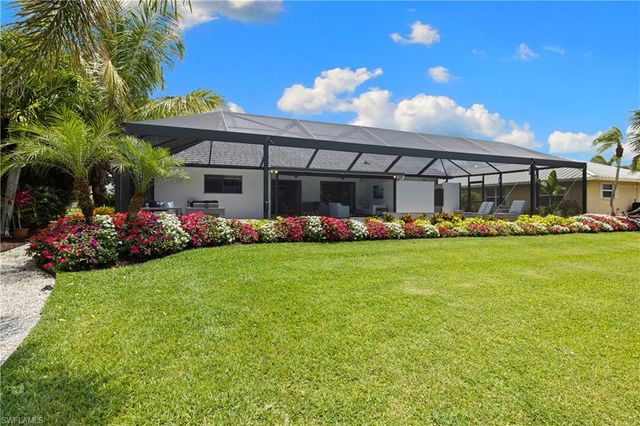 214 Torrey Pines PT, Naples, FL 34113