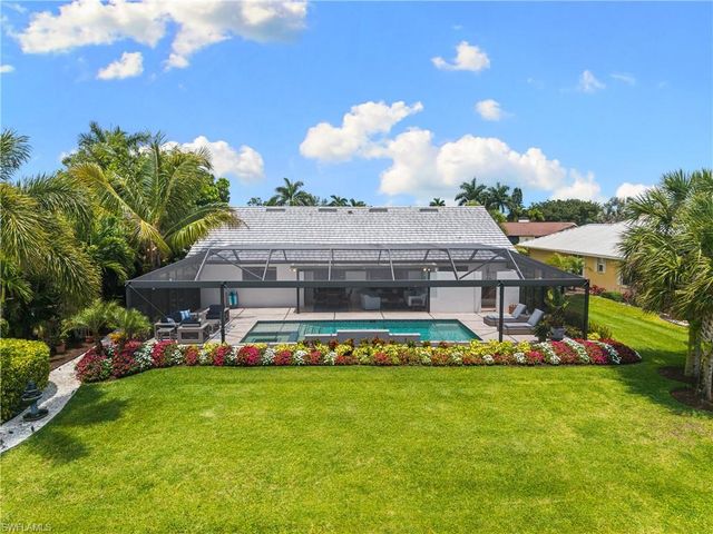 214 Torrey Pines PT, Naples, FL 34113