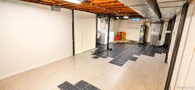 25055 Pierce Street, Southfield, MI 48075