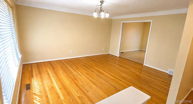 25055 Pierce Street, Southfield, MI 48075