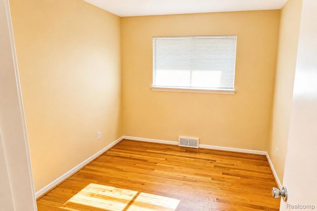 25055 Pierce Street, Southfield, MI 48075