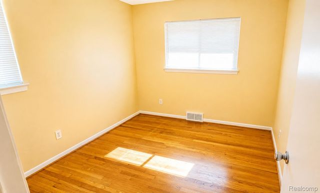 25055 Pierce Street, Southfield, MI 48075