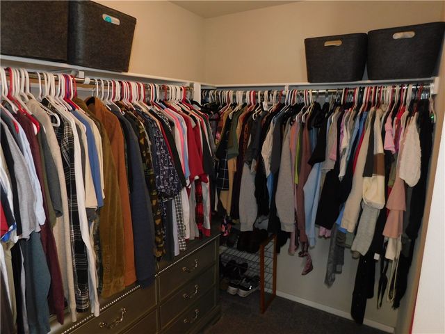 7931 Bridgegate Avenue, Springdale, AR 72762