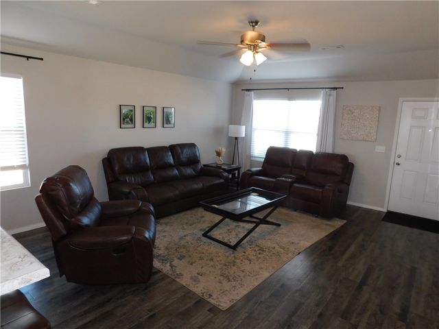 7931 Bridgegate Avenue, Springdale, AR 72762