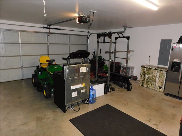 7931 Bridgegate Avenue, Springdale, AR 72762