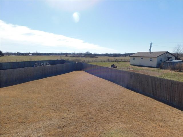 7931 Bridgegate Avenue, Springdale, AR 72762