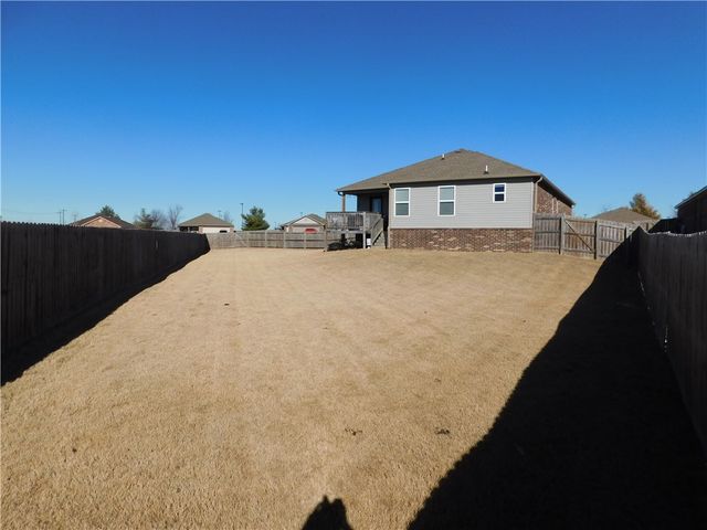 7931 Bridgegate Avenue, Springdale, AR 72762