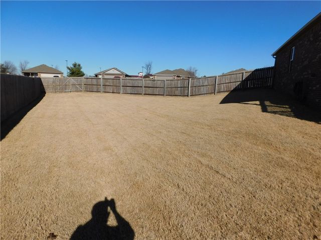 7931 Bridgegate Avenue, Springdale, AR 72762