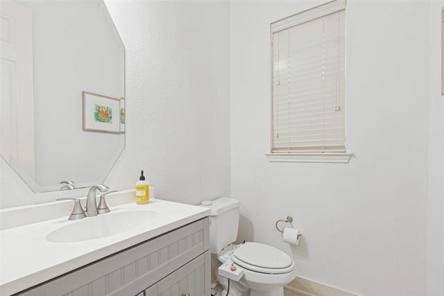 1142 N Bishop Avenue, Dallas, TX 75208