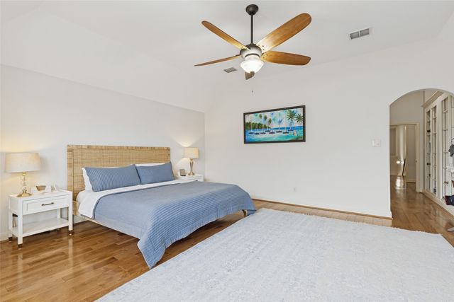1142 N Bishop Avenue, Dallas, TX 75208
