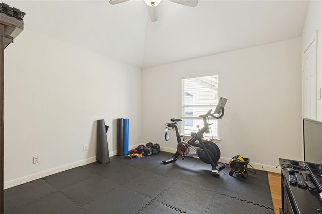 1142 N Bishop Avenue, Dallas, TX 75208