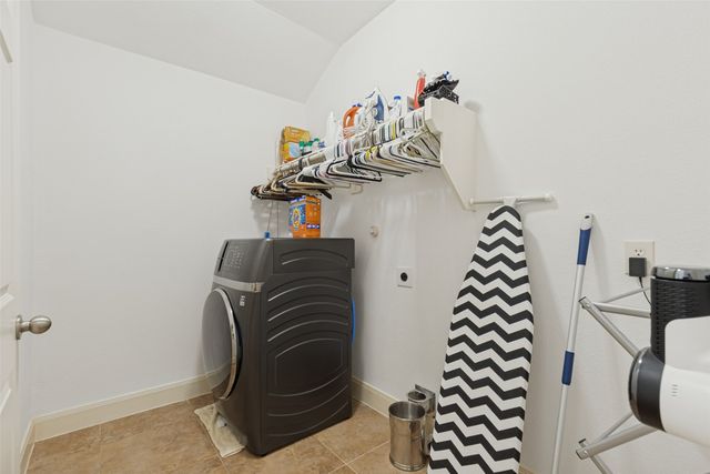1142 N Bishop Avenue, Dallas, TX 75208