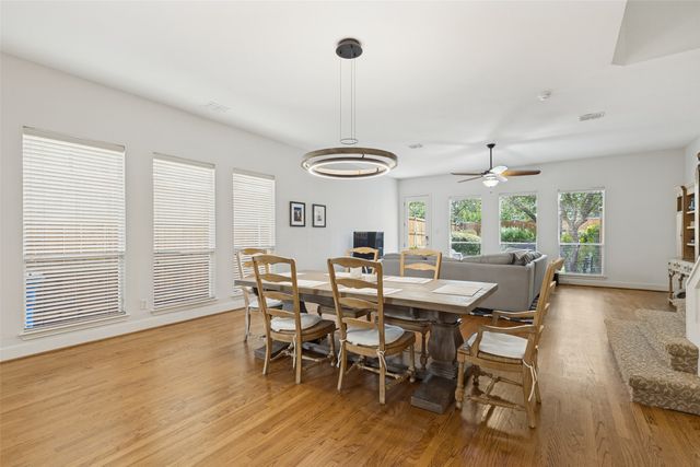 1142 N Bishop Avenue, Dallas, TX 75208
