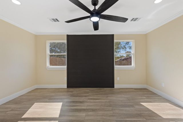 1121 Lowery Street, Bryan, TX 77803