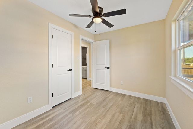 1121 Lowery Street, Bryan, TX 77803