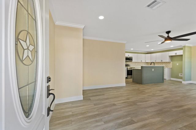 1121 Lowery Street, Bryan, TX 77803