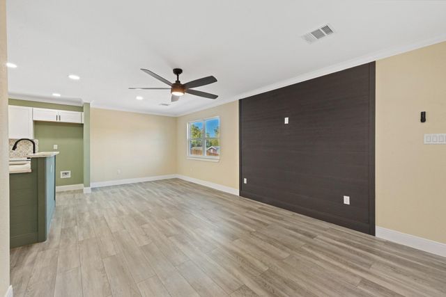 1121 Lowery Street, Bryan, TX 77803