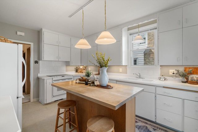 726 Orchard STREET, Racine, WI 53405