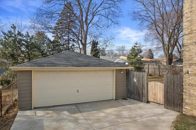 726 Orchard STREET, Racine, WI 53405