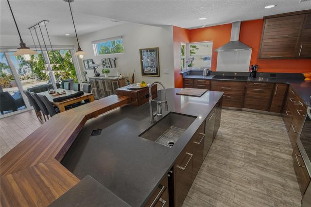 272 SHORE DRIVE, Palm Harbor, FL 34683