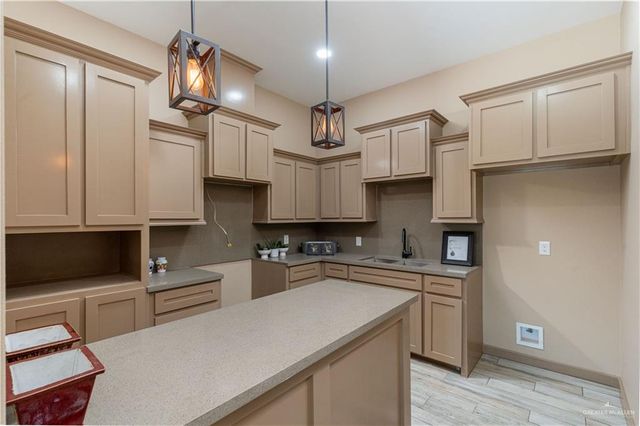 515 Pine Oak Street, Donna, TX 78537