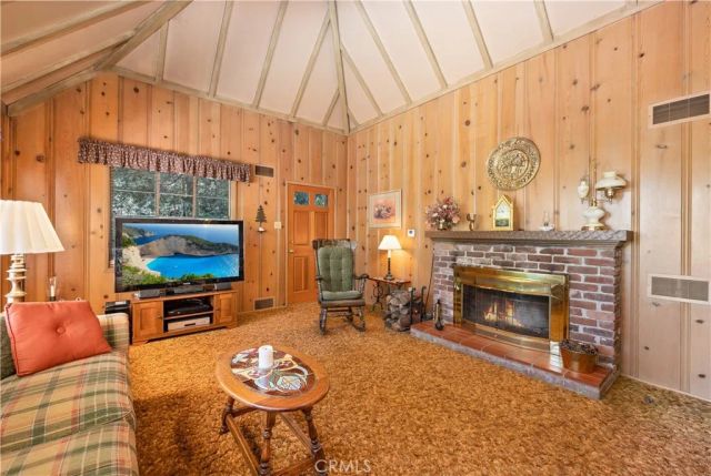 29059 Hook Creek Road, Cedar Glen, CA 92321