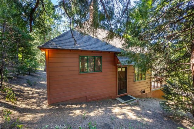 29059 Hook Creek Road, Cedar Glen, CA 92321