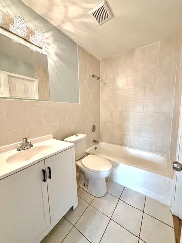 5522 W Celebrity Circle, Hanover Park, IL 60133