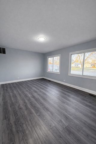 5522 W Celebrity Circle, Hanover Park, IL 60133