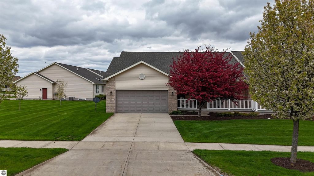 Image 1 of property listing at 1631 Heritage Way, Mt Pleasant, MI 48858
