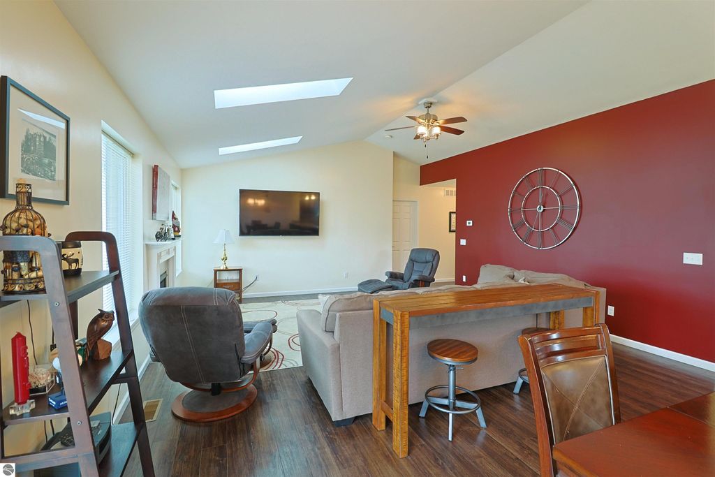 Image 11 of property listing at 1631 Heritage Way, Mt Pleasant, MI 48858