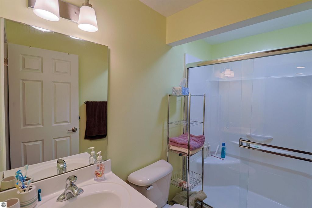 Image 13 of property listing at 1631 Heritage Way, Mt Pleasant, MI 48858