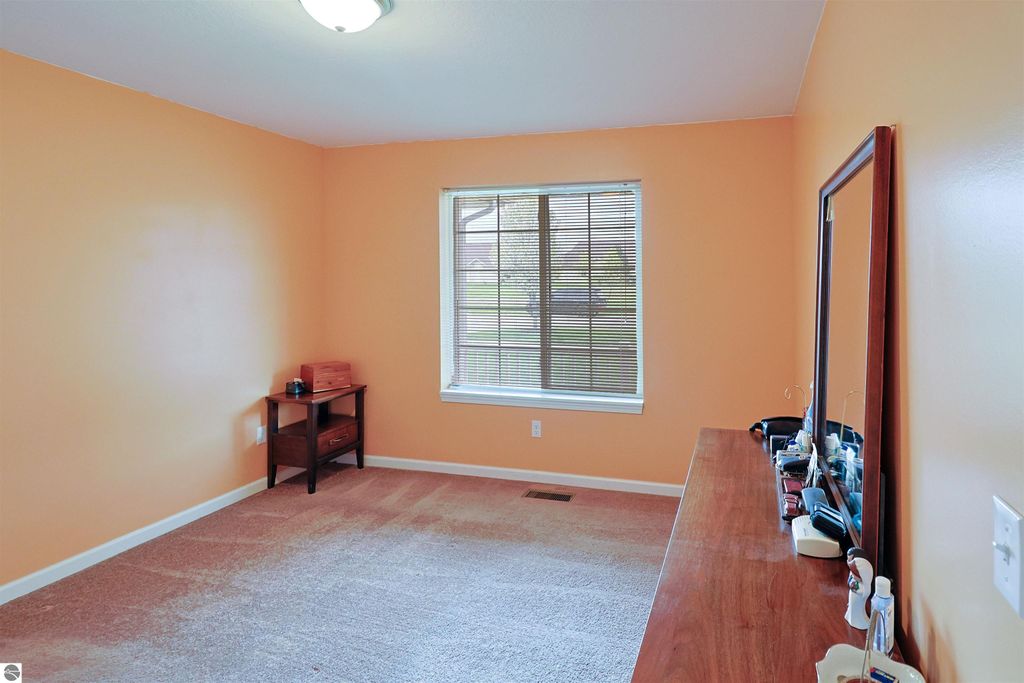 Image 14 of property listing at 1631 Heritage Way, Mt Pleasant, MI 48858
