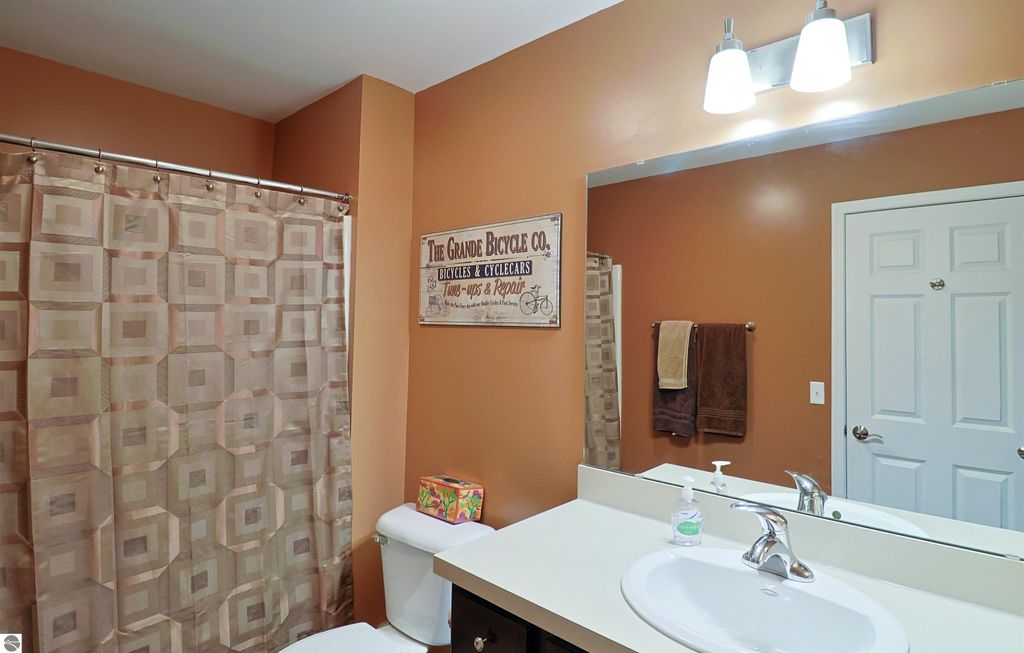 Image 16 of property listing at 1631 Heritage Way, Mt Pleasant, MI 48858