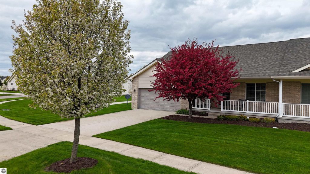 Image 2 of property listing at 1631 Heritage Way, Mt Pleasant, MI 48858