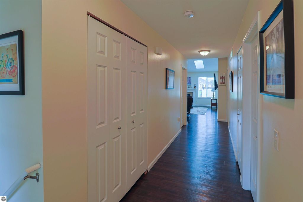 Image 4 of property listing at 1631 Heritage Way, Mt Pleasant, MI 48858