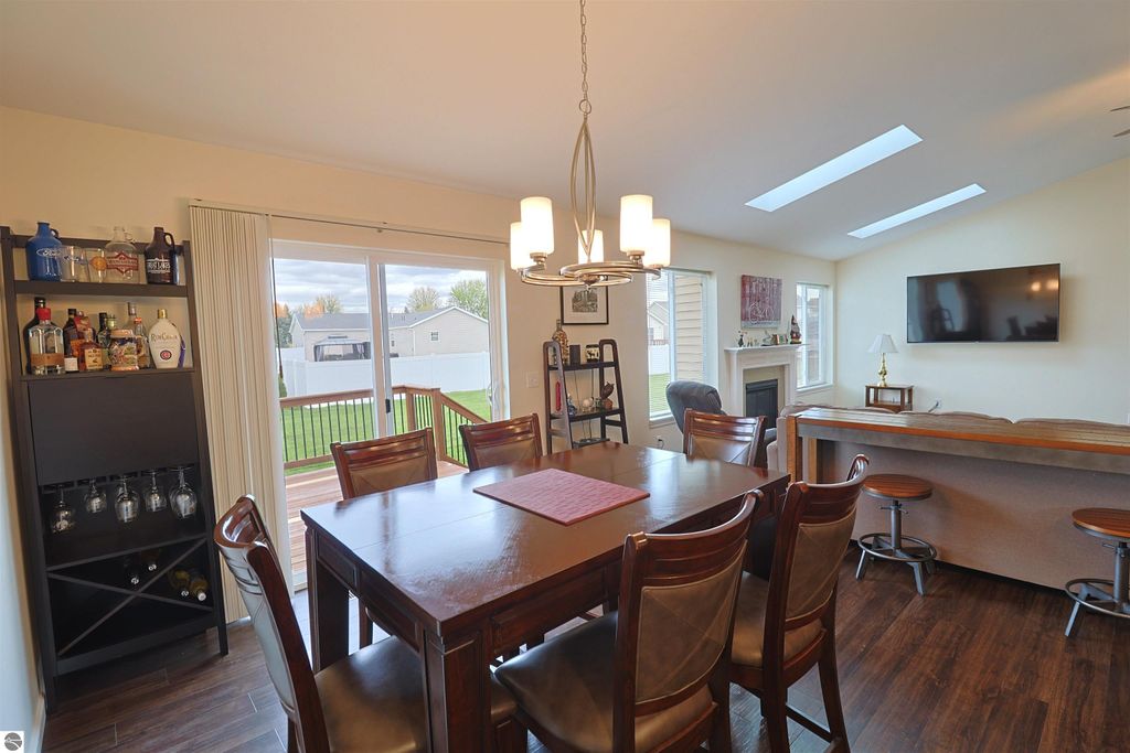Image 9 of property listing at 1631 Heritage Way, Mt Pleasant, MI 48858