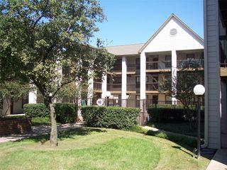 218 N Texas Boulevard 103, Denton, TX 76201